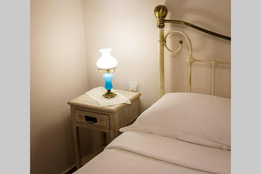 Neoclassical Apartment With 2 Bedrooms In 피레아스 외부 사진