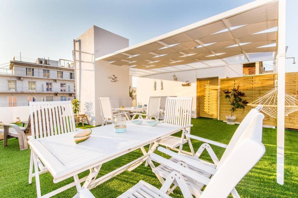 Neoclassical Apartment With 2 Bedrooms In 피레아스 외부 사진