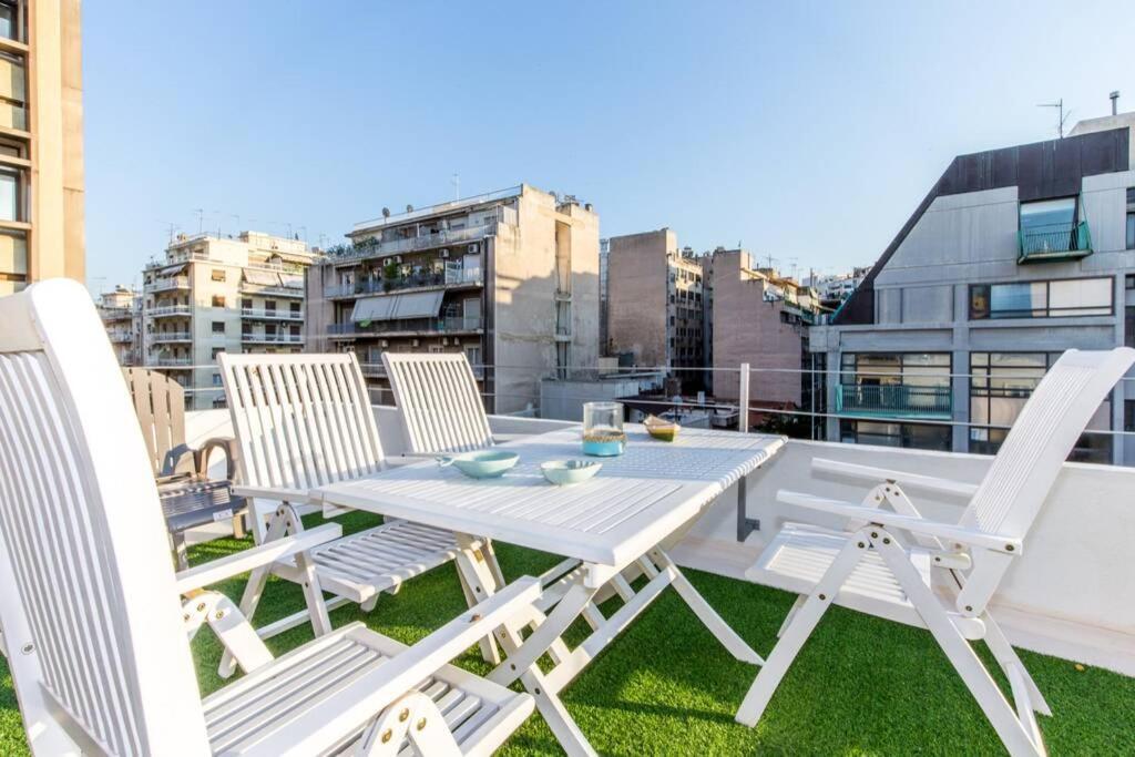 Neoclassical Apartment With 2 Bedrooms In 피레아스 외부 사진