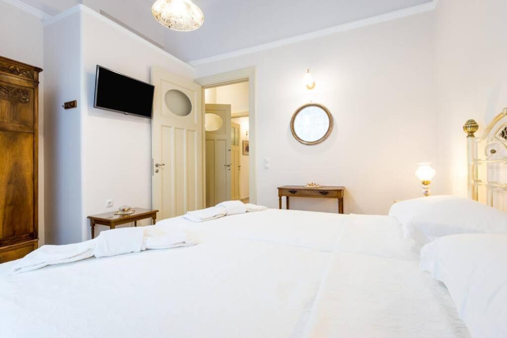 Neoclassical Apartment With 2 Bedrooms In 피레아스 외부 사진