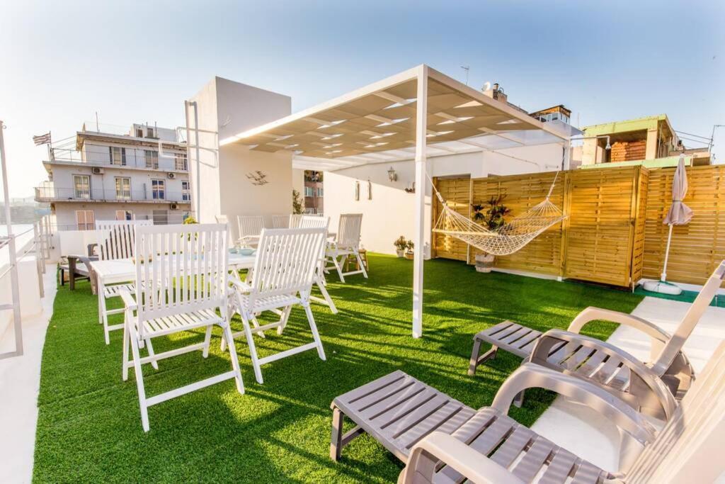 Neoclassical Apartment With 2 Bedrooms In 피레아스 외부 사진