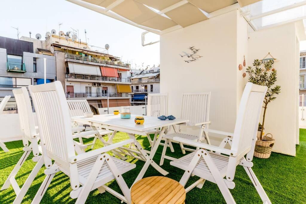 Neoclassical Apartment With 2 Bedrooms In 피레아스 외부 사진